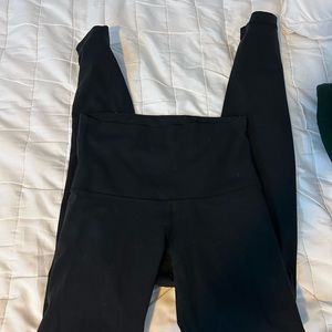 LULULEMON BLACK LEGGINGS